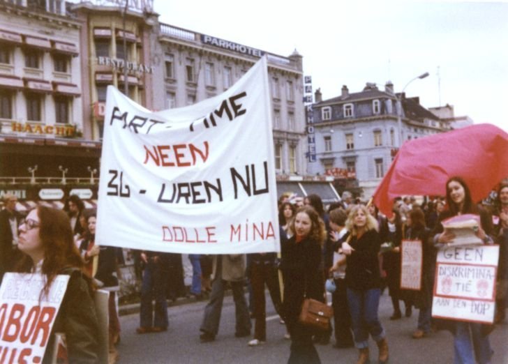 Dolle Mina tijdens de 1 mei-stoet in Gent, 1978 (collectie Greta Craeymeersch)