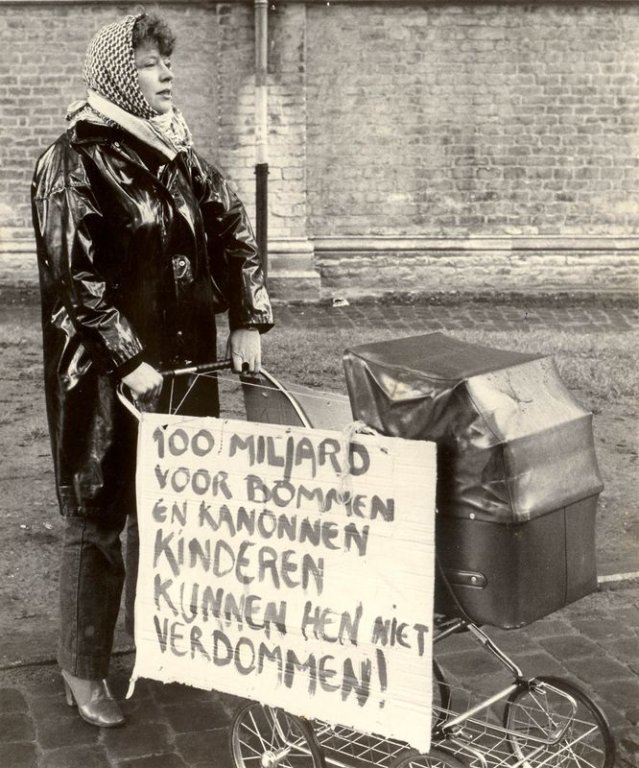 Betoging van Dolle Mina in Gent voor meer kinderopvang, 1980 (collectie Amsab-ISG)